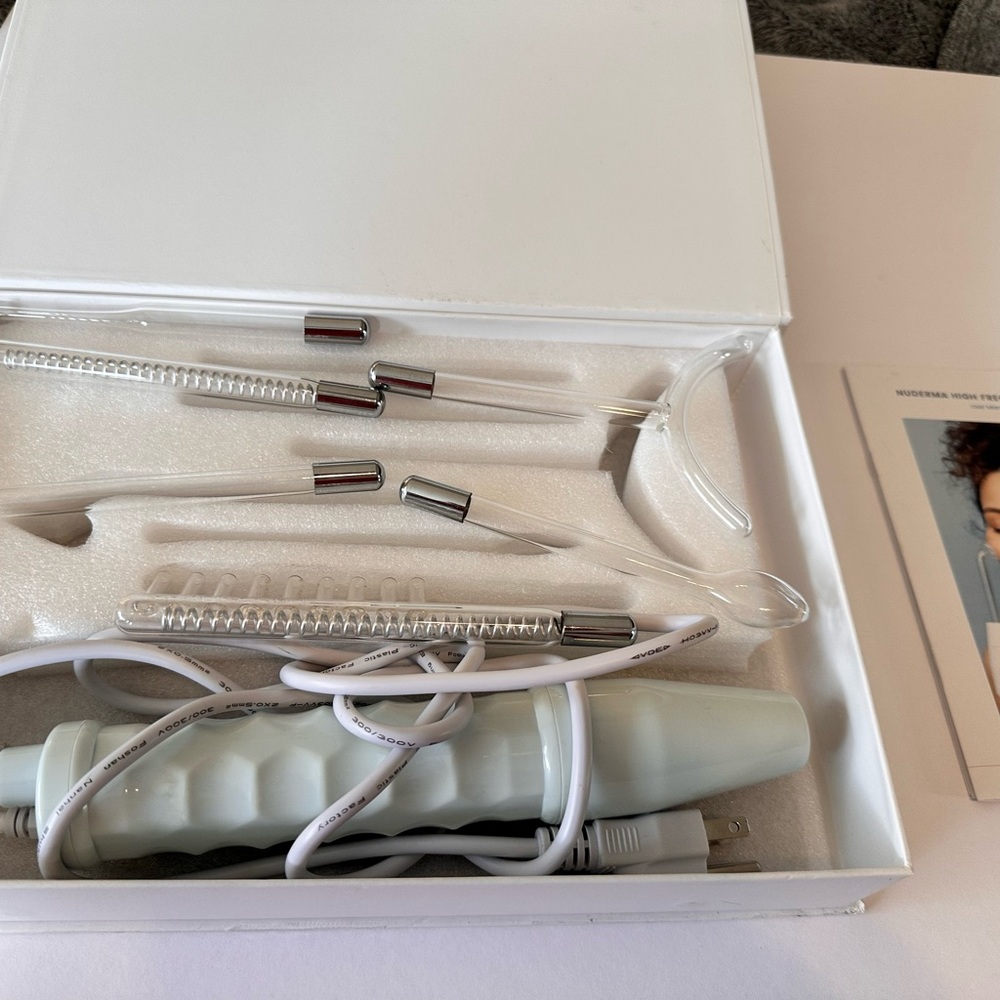High-Frequency Facial Wand - White
